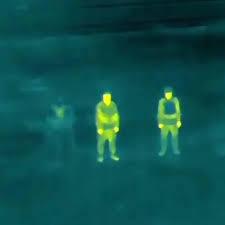 В обычном снаряжении и в тепломаскировочном