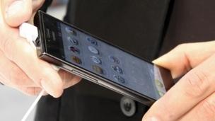 MWC 2013: Самый быстрый LTE-смартфон в мире. Быстрый видеообзор Huawei Ascend P2