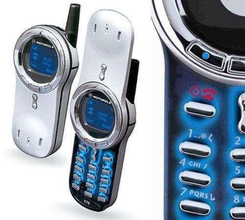Motorola V70