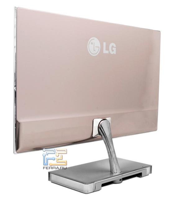 Тыльная часть экрана также выглядит очень приятно, это полезно для офисов, где мониторы повернуты не к стене, а в зал