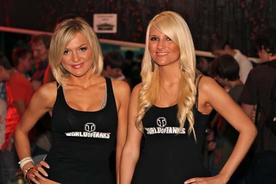 Девушки со стенда World of Tanks на GamesCom 2011 были одними из самых красивых