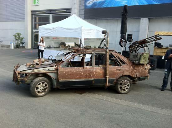 Этот автомобиль, оказавшийся рядом с GamesCom 2011, видимо, привет постапокалиптическому шутеру Rage