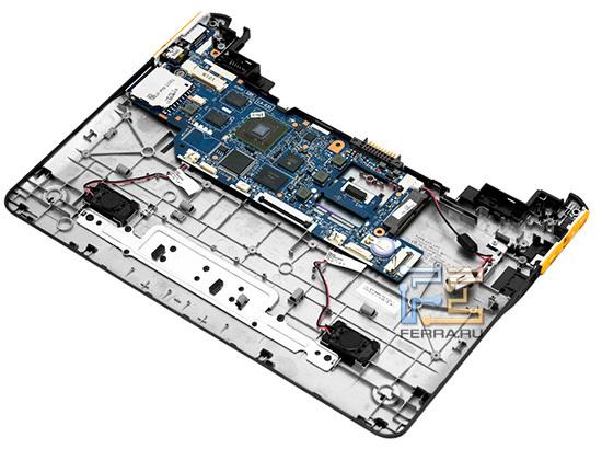 Toshiba AC100 со снятой клавиатурой и дисплеем