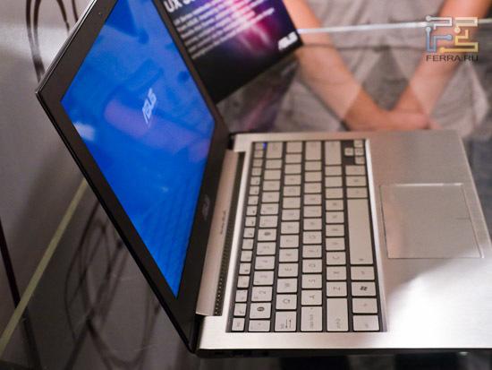 Asus UX – вид слева