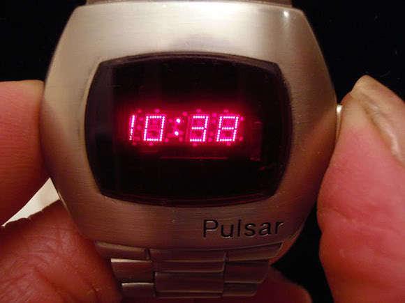 Часы Hamilton Pulsar показывали часы и минуты. В семидесятые годы это было так же круто, как сейчас Apple Watch
