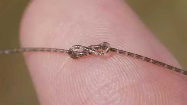 В Китае создали нить, в сантиметр которой вмещается до 100 000 транзисторов