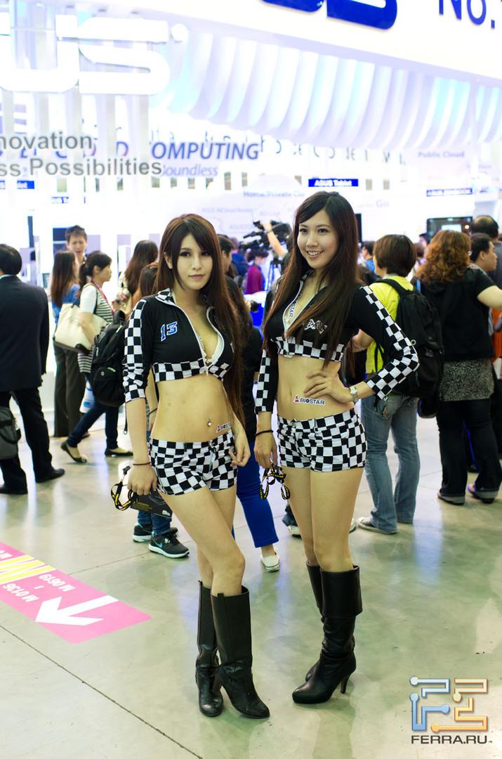 Попозировать на фоне стенда конкурентов? Запросто!