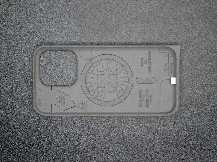 Инженер добавил USB-C в iPhone 13 и 14 с помощью специального чехла