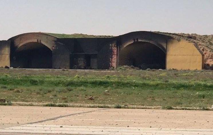 Точечные попадания крылатыми ракетами по ангарам с самолётами в Сирии