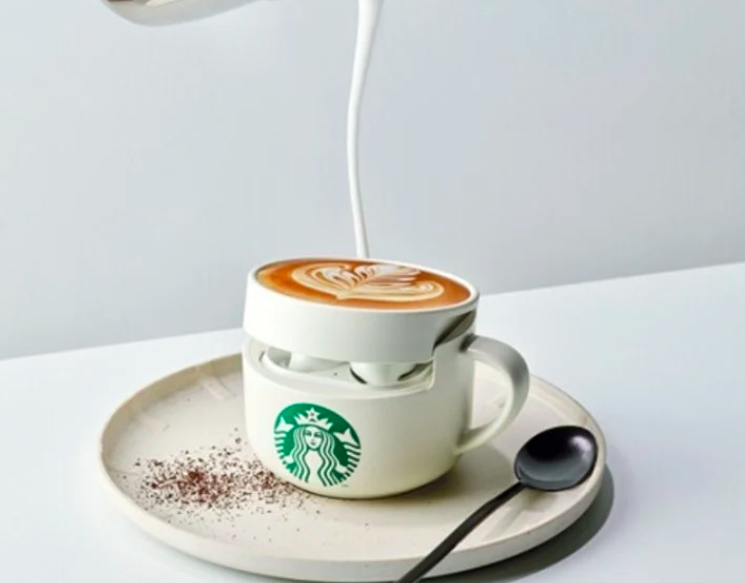 В виде чашки кофе: Samsung выпустила необычные чехлы для своих гаджетов