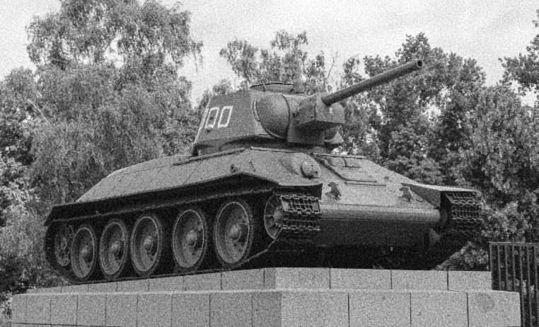 Депутат бундестага: немецкие танки уже были на Украине, а потом в Германии оказались российские