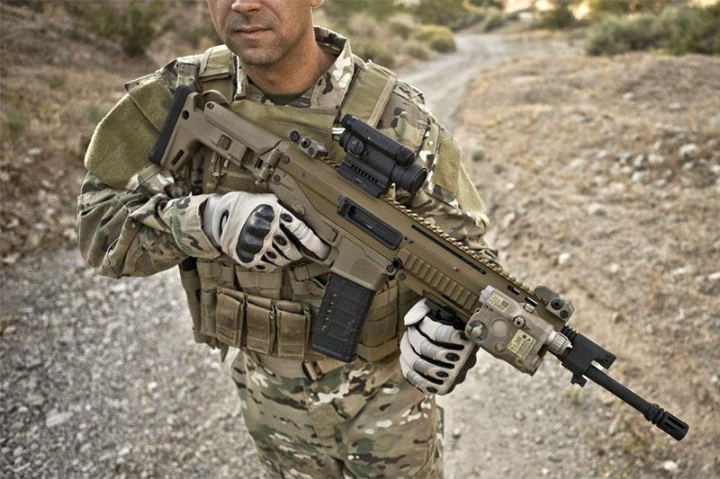 Bushmaster ACR холдинга Ремингтон, модульный и мультикалиберный стрелковый комплекс. По причине дороговизны, доступен на гражданском рынке США, а в армии представлен единично. Из-за финансовых проблем Ремингтона будущее этого проекта туманно, но подобные платформы тестируют все современные компании.