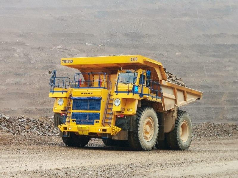 В Якутии на золотодобывающем руднике начнут работать новые карьерные самосвалы