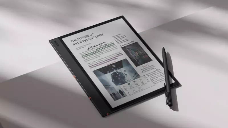 Boox показала блокнот на цветных электронных чернилах с поддержкой клавиатуры