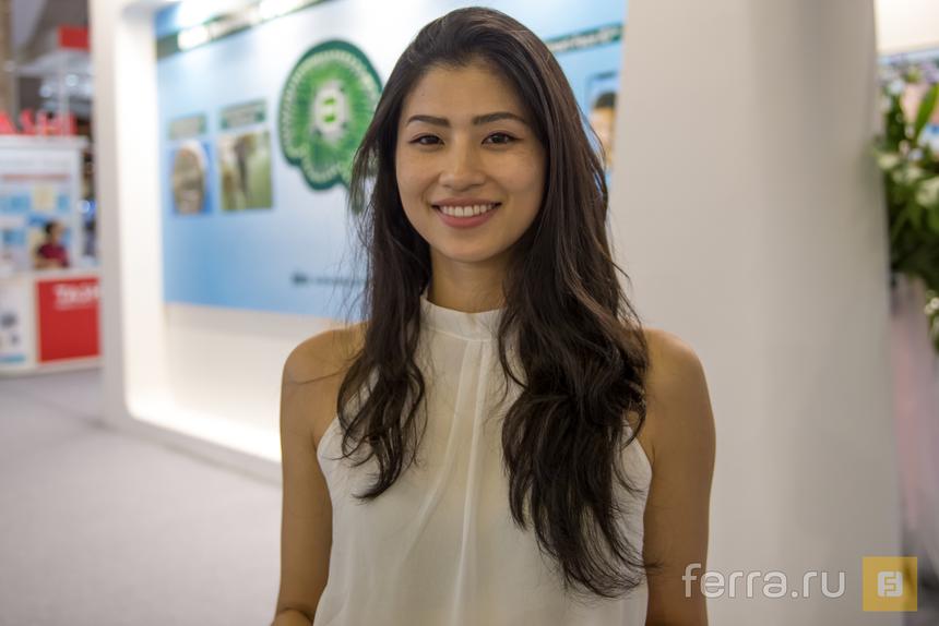 Девушки выставки Computex 2018