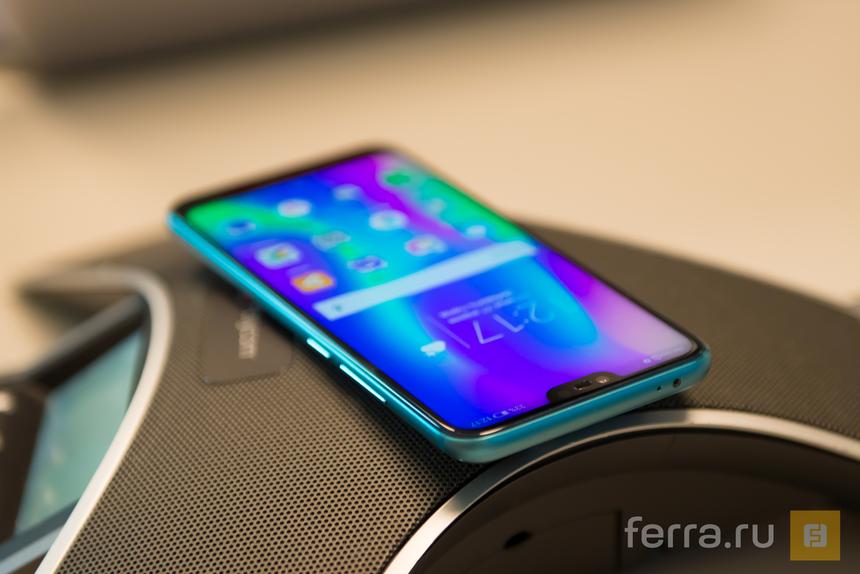 ИК-порт на верхней грани Honor 10