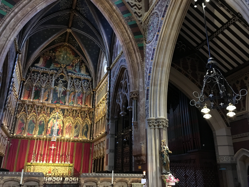 Apple iPhone SE (источник - knowyourmobile.com)