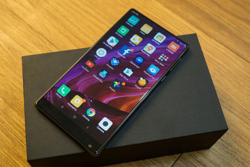 Xiaomi Mi Mix — 6,4 дюйма, 2016 год