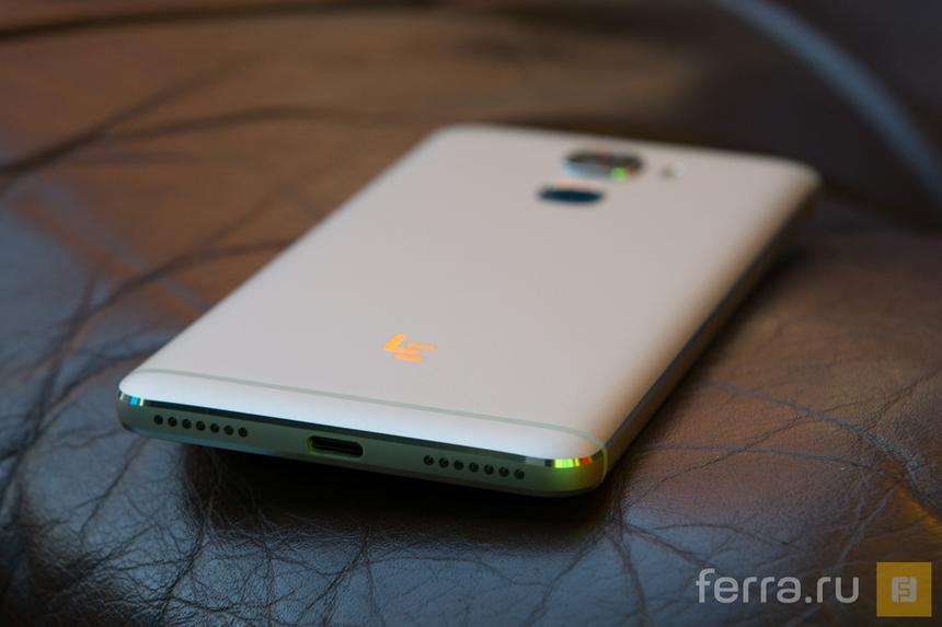 Красивый и дорогой с виду смартфон, и никаких пластиковых вставок на корпусе