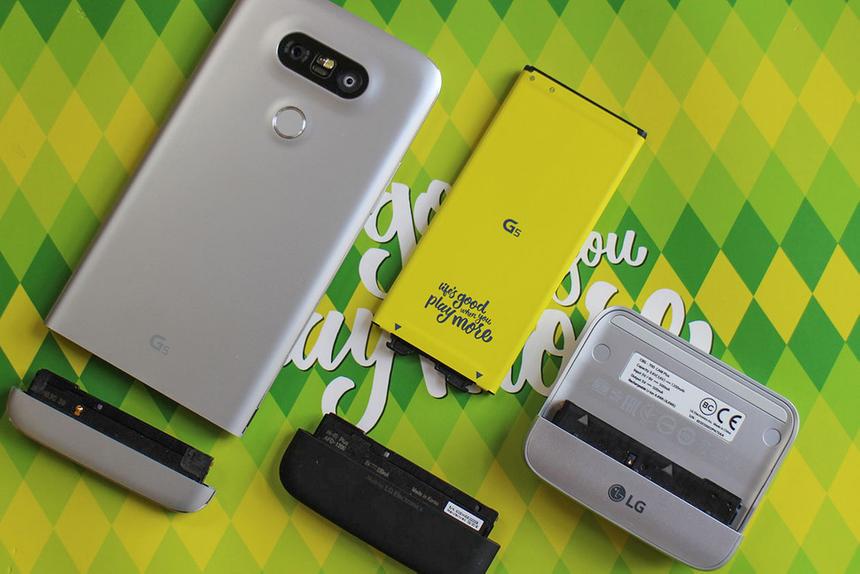 LG совместили съёмный аккумулятор с отсеком для апгрейда смартфона