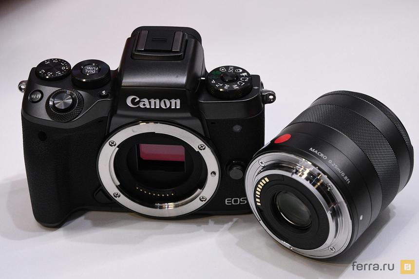 Canon EOS M5 с объективом