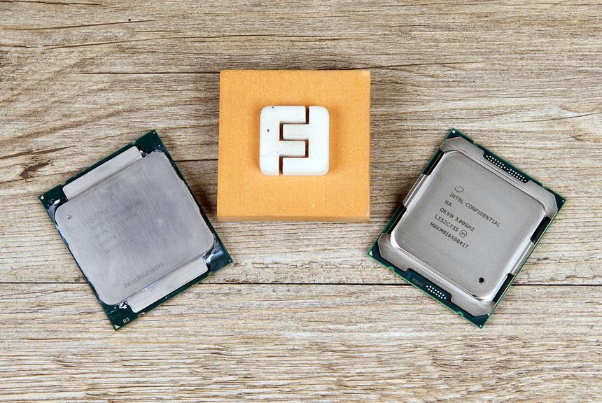 Intel Core i7-5960X (слева) и Intel Core i7-6950X