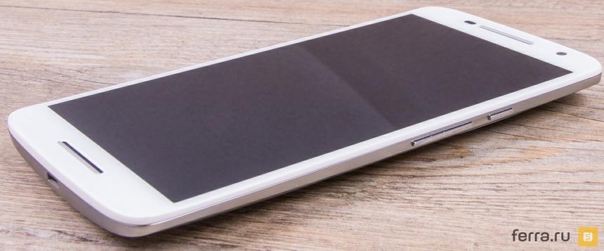 Правая грань Motorola Moto X Play