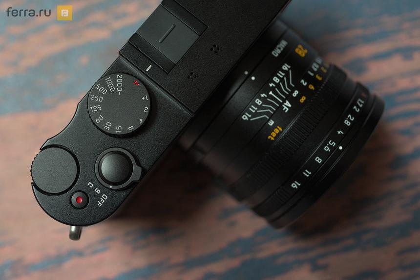 Органы управления на верхней панели Leica Q