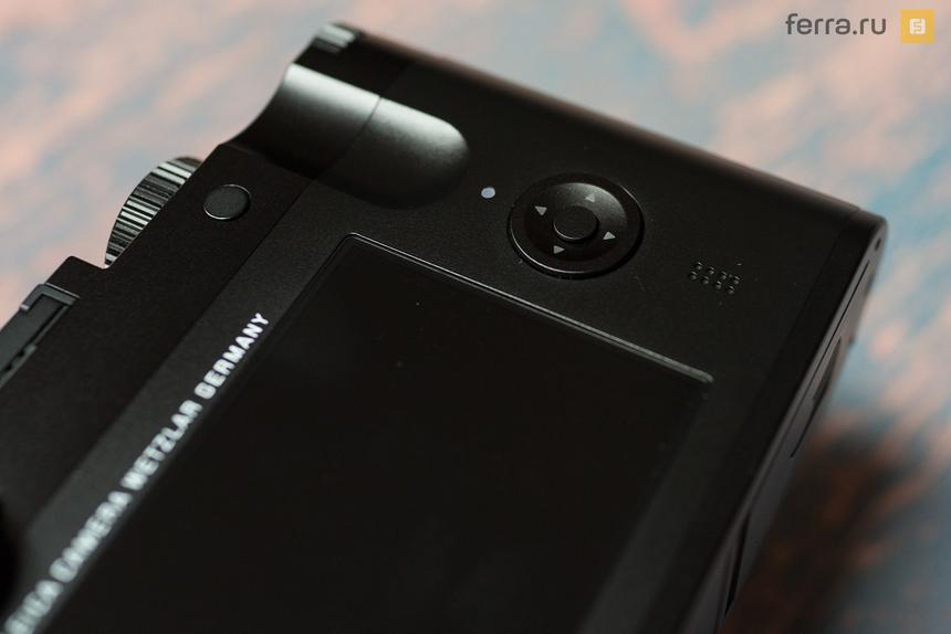 Органы управления на задней панели Leica Q