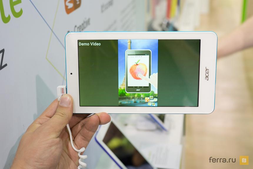 Acer Iconia One 7, вид спереди