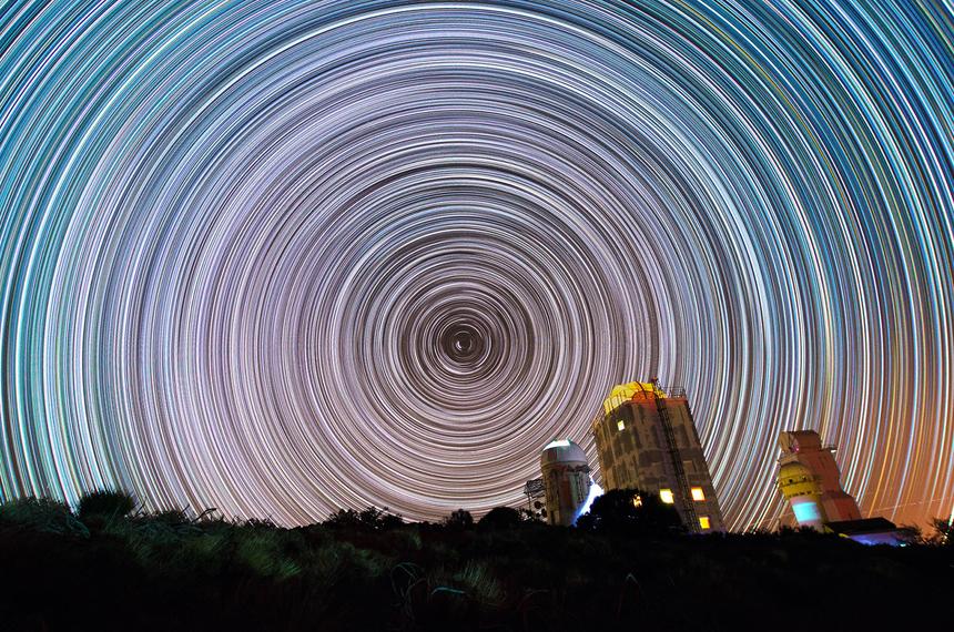 6-часовая экпозиция на северном полюсе. Автор: Bartosz Wojczynski