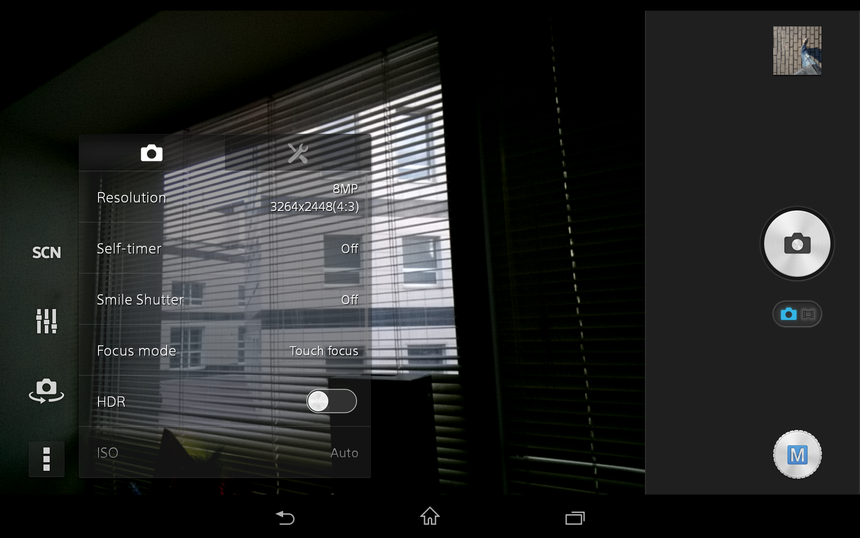 Интерфейс приложения камеры в Sony Xperia Z3 Tablet Compact