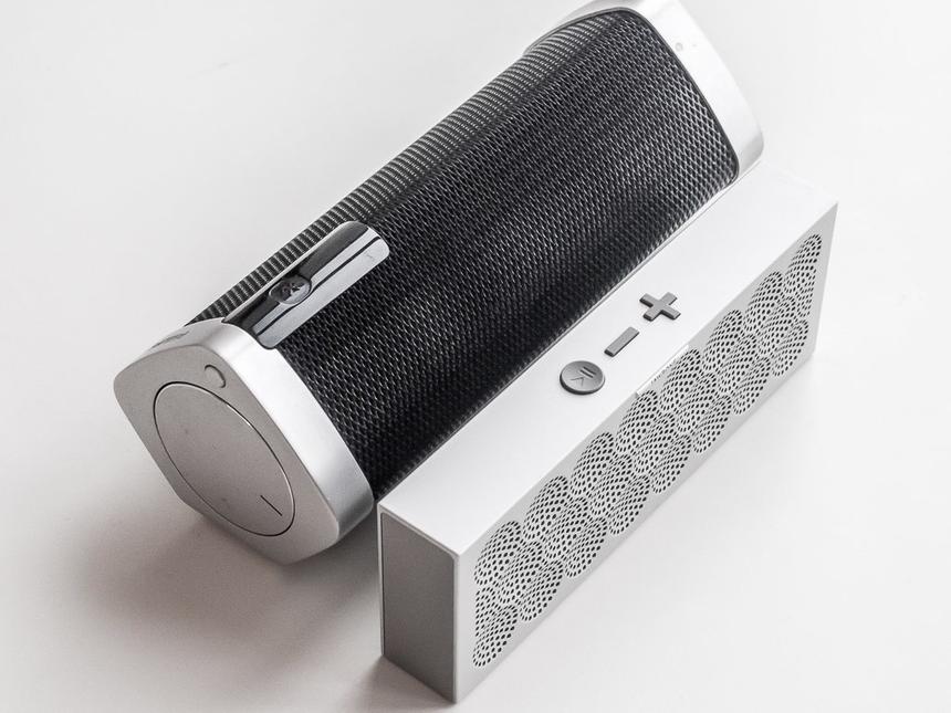 Philips SHOWBOX и Jawbone MINI JAMBOX