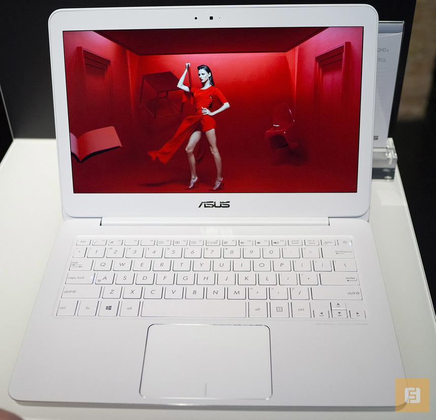 ASUS Zenbook UX305 на выставке IFA 2014