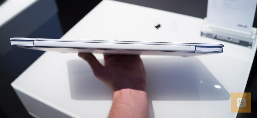 Задний торец ASUS Zenbook UX305