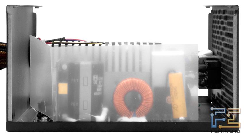 Внутренности OCZ ZS550W-EU/UK, вид на высоковольтную часть