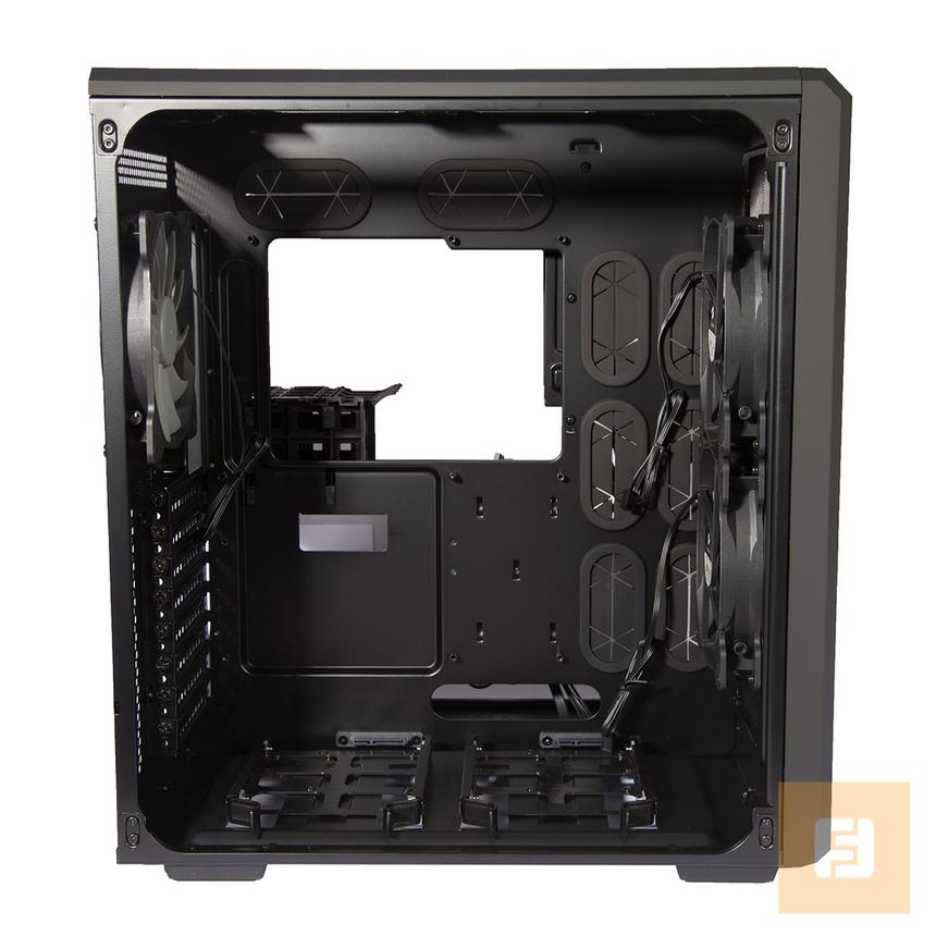 Corsair Carbide Series AIR 540, левый отсек