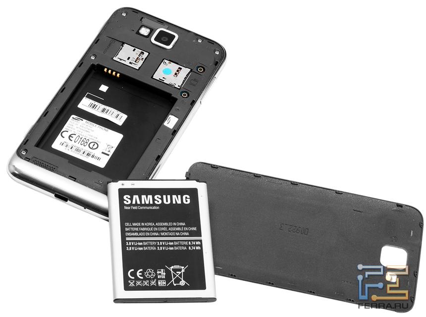 Под задней крышкой у Samsung ATIV S находится сменный аккумулятор и слоты microSIM и microSD