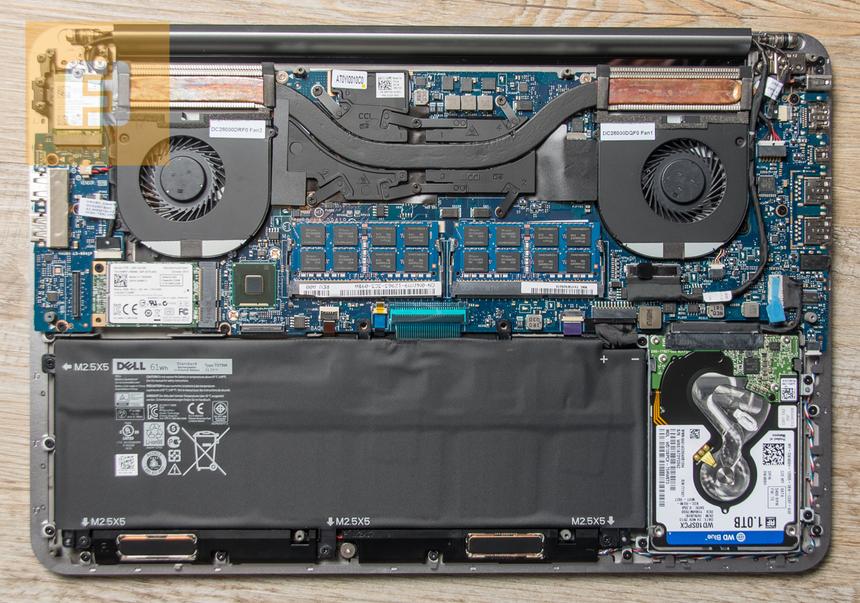 Dell XPS 15 со снятой крышкой