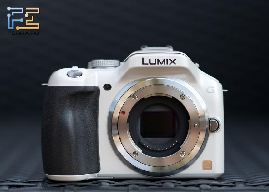 Лицевая сторона корпуса Panasonic Lumix G5, без объектива
