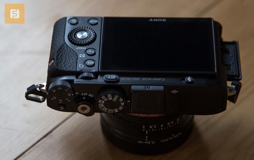 Верхняя и задняя панели камеры Sony Cyber-shot DSC-RX1R