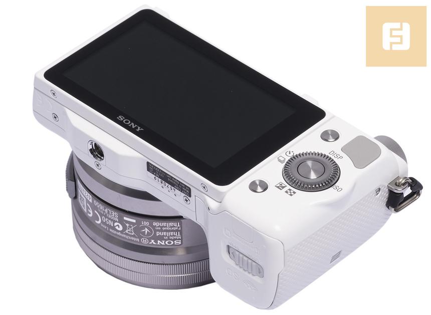 Тыльная сторона корпуса Sony NEX-5T