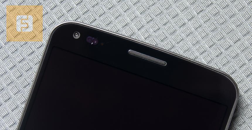 Зона над дисплеем LG G Flex
