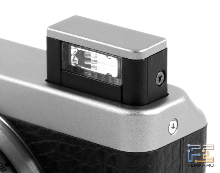 Встроенная вспышка Fujifilm XF1 в активном положении