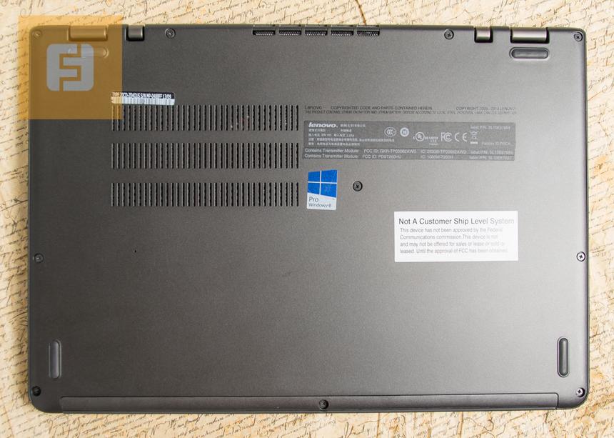 Нижняя панель Lenovo ThinkPad S1 Yoga монолитна и легко демонтируется при необходимости