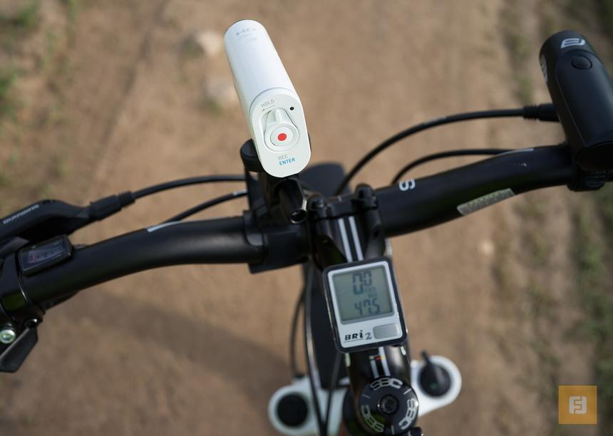 Вот такая она, экшен-камера Sony HDR-AS100V