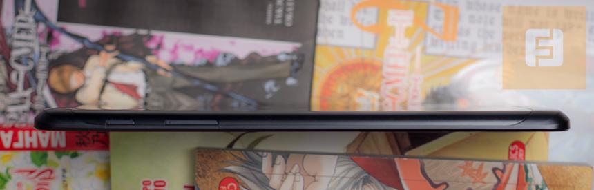 Правая грань LG G Pad 8.3