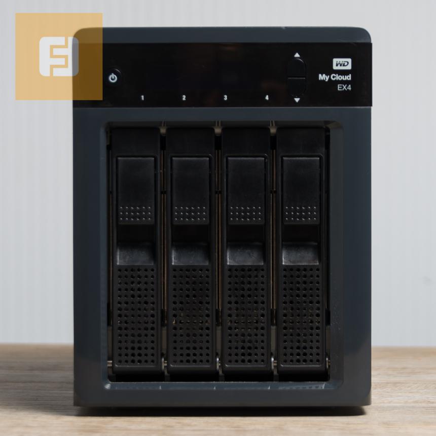 WD My Cloud EX4, передняя панель