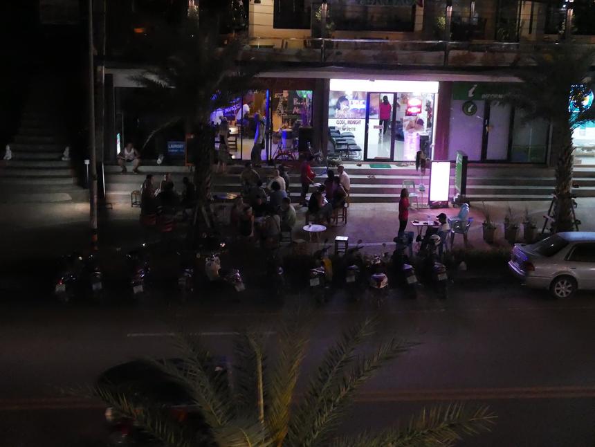 Panasonic Lumix LX100, ISO 12800, 62 мм F2.8, 1/160 c