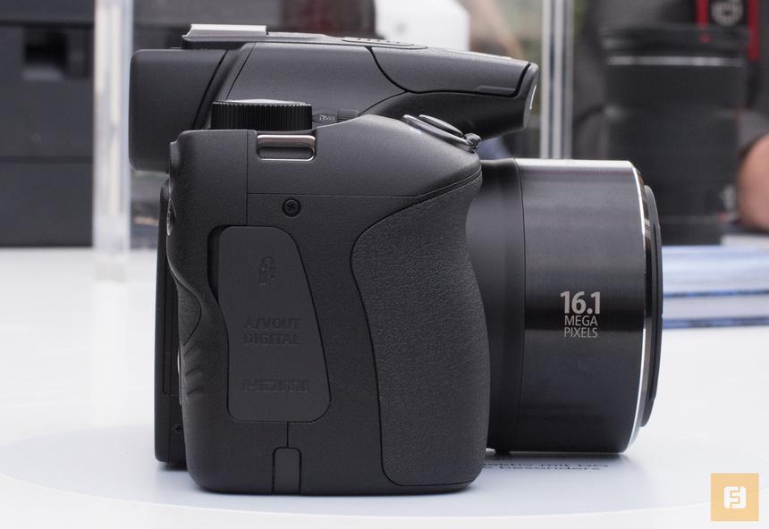 Canon PowerShot SX60 HS, вид справа